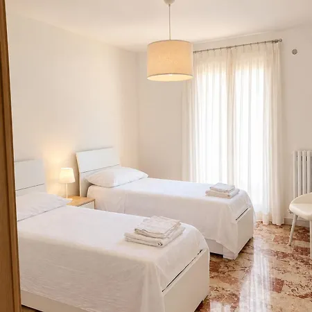 Dom wakacyjny Orme Sulla Sabbia Villa San Giovanni